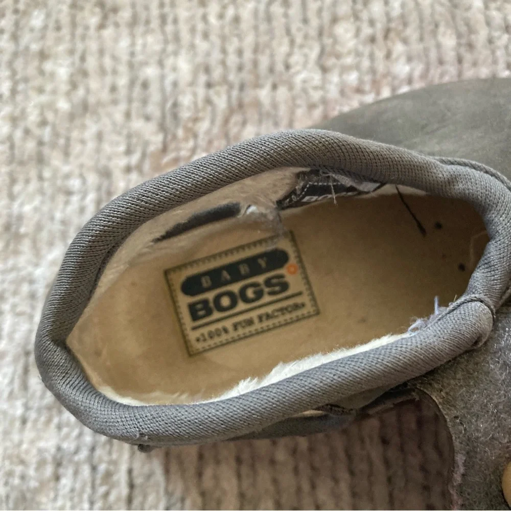 Bogs Leather Baby Booties Early Walker Shoes Size 4‎ Gray Red